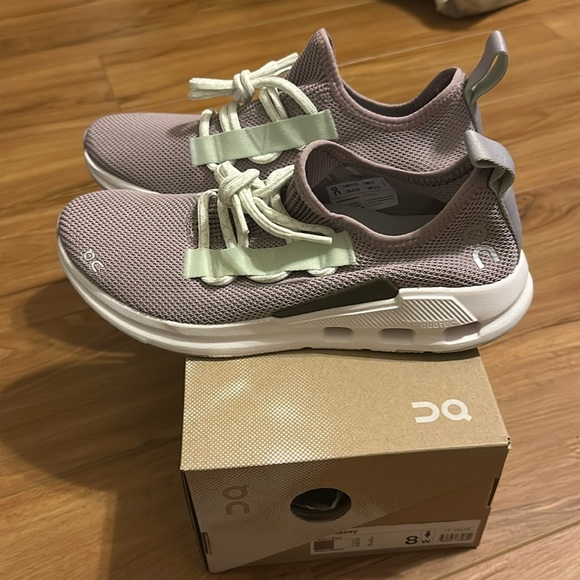 On Running Shoes - On Running Shoes Cloudeasy NEW in box Size 8